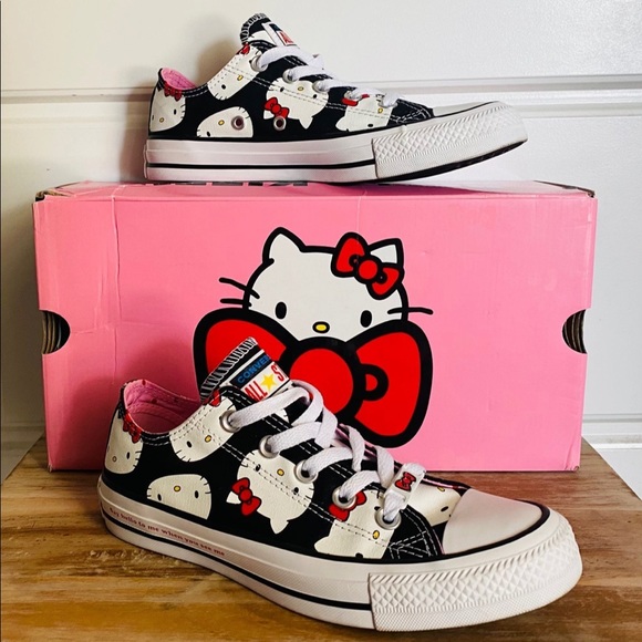 Converse Shoes - Hello Kitty Converse!